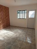 Casa individual de 03 cômodos para locação no Jd Líbano