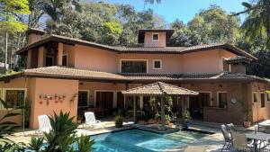 Casa Grande de Alto Padrão no Forest Hills - Jandira - SP
