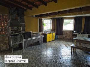 Sobrado com Piscina para Financiamento em Jandira - SP