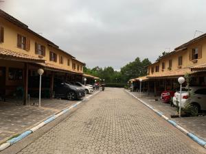Casa no Condominio Coqueiros para Financiamento em Jandira
