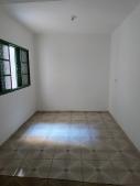 Casa individual de 03 cômodos para locação no Jd Líbano