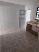 Casa individual de 03 cômodos para locação no Jd Líbano