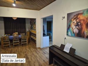 Sobrado com Piscina para Financiamento em Jandira - SP