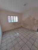 Casa Individual com Garagem para Alugar em Jandira - SP